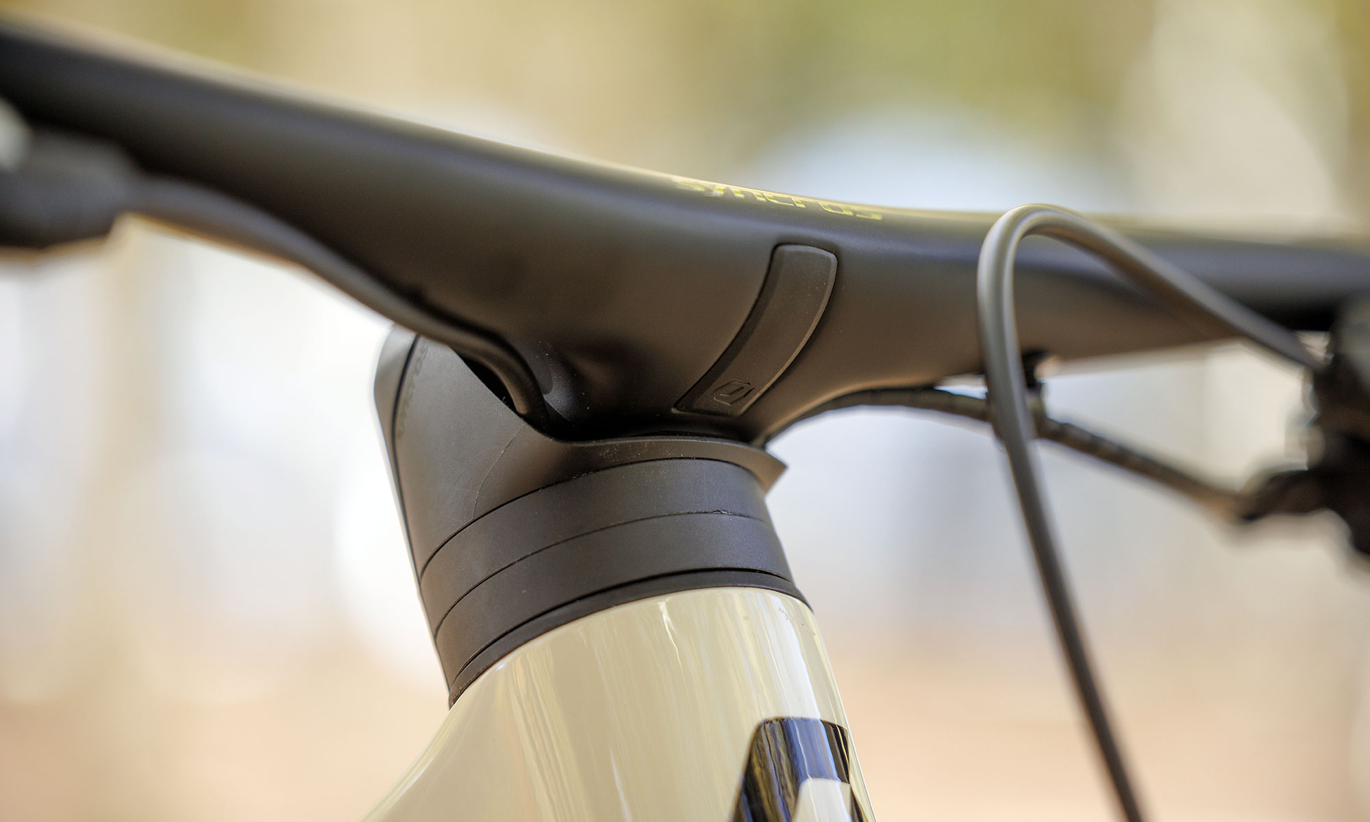 2024 Scott Ransom 170mm 6-bar carbon freeride enduro mountain bike, photo by Daniel Geiger, internal routing detail